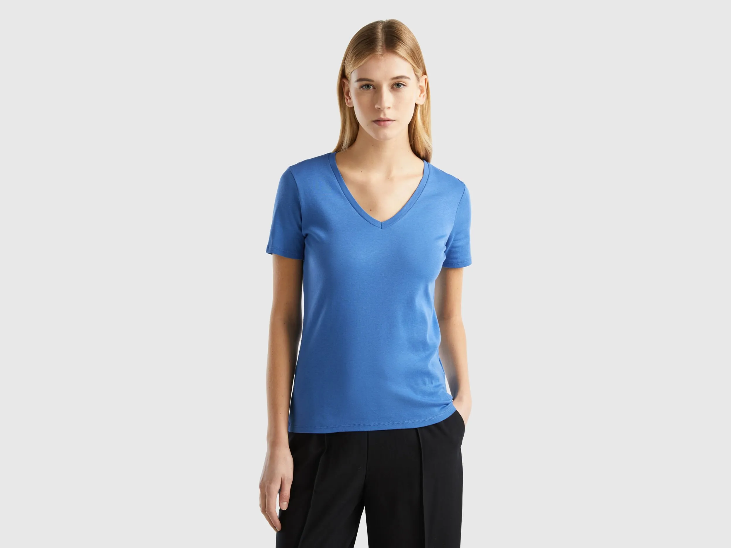 Camiseta de algodón puro con escote de pico