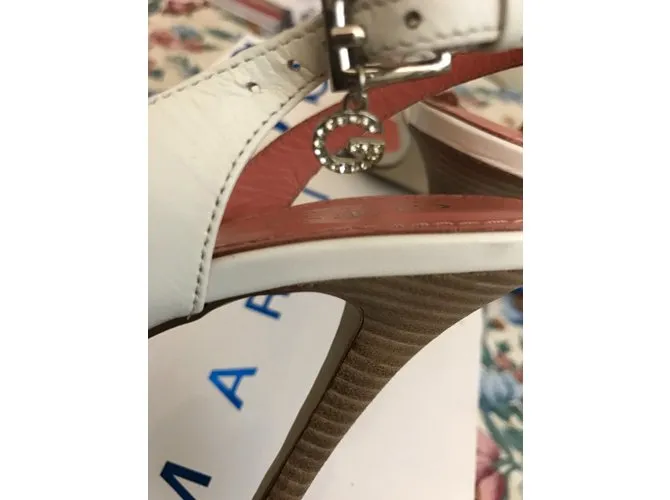 Guess Sandalias Blanco 