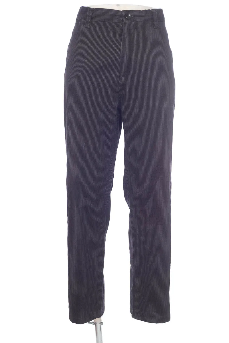 PANTALóN COLOR NEGRO  ARTURO CALLE