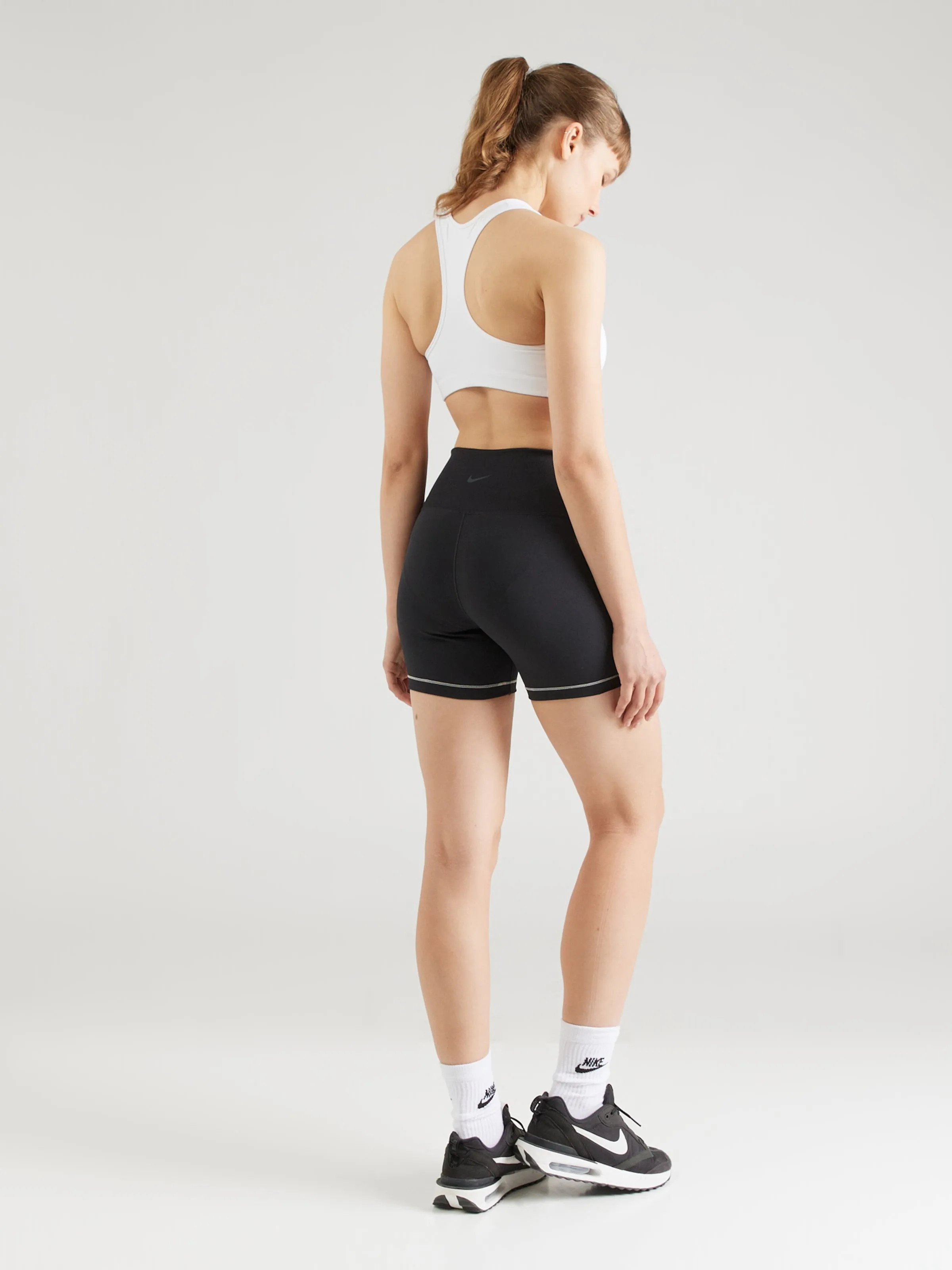 Skinny Pantalón deportivo 'One' NIKE en Negro