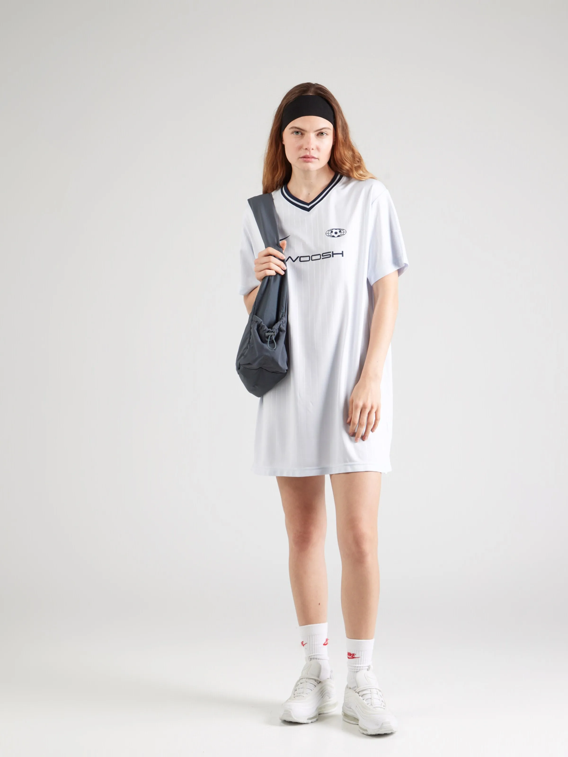 Vestido Nike Sportswear en Gris Claro