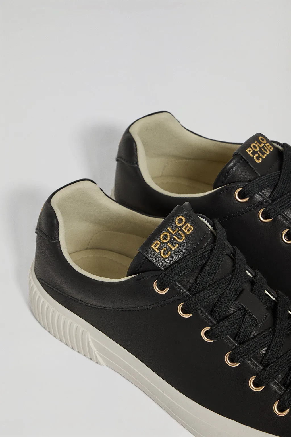 Zapatilla Habana de piel sintética color negra para mujer con detalles Polo Club