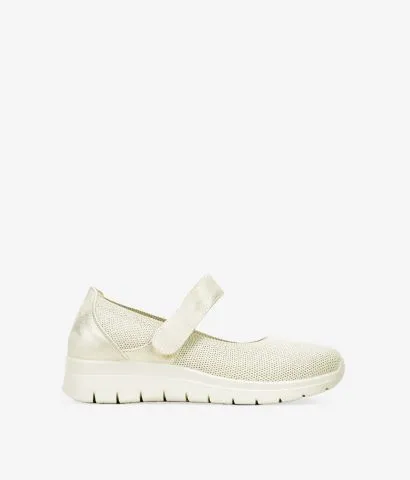 Zapatos deportivos beige con cuña